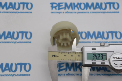 Ролик стеклоподъёмника (катушка стеклоподъемника) 770828