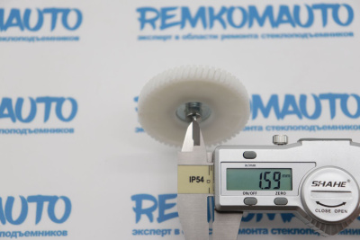 Шестерня люка крыши Peugeot 206/Renault Clio 2/Renault Megane Scenic 772267