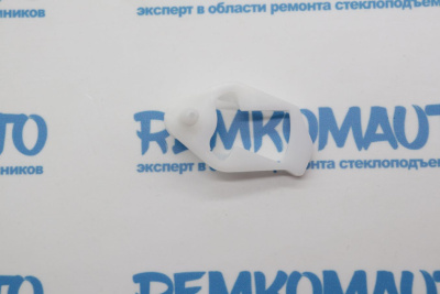 Фиксатор замка двери Mercedes Benz 771780