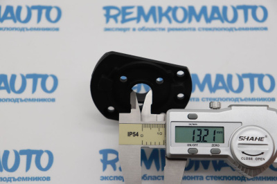 Фиксатор крепления бокового зеркала двери Volkswagen Transporter T5/T6 левый 772098