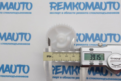 Шестерня замка двери Ford Connect (перед. лев./прав.) 770755