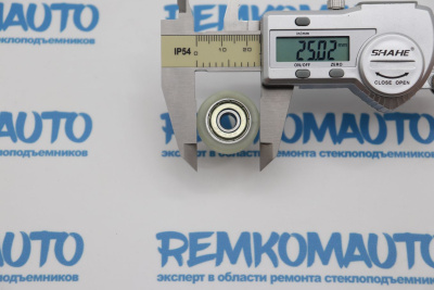 Ролик боковой сдвижной двери Ford C-Max/Mercedes Sprinter/Viano/Vito/Renault Master (Ø 6/25мм)770769