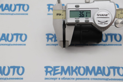 Кронштейн бокового зеркала двери Citroen C4 Picasso/C-Elysee/Peugeot 301 772846