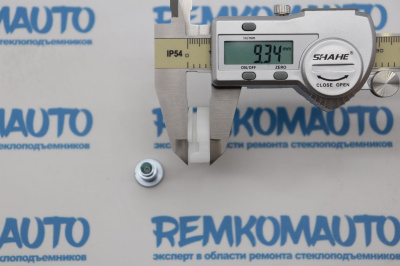 Обводной ролик стеклоподъёмника с клепкой 772284