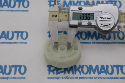 Ролик стеклоподъёмника (катушка стеклоподъемника) 771053