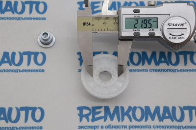 Обводной ролик стеклоподъёмника с клёпкой (Ø 43, Ø 12,5) 770877