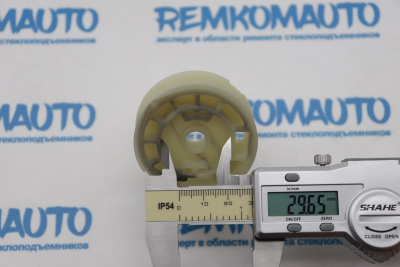 Ролик стеклоподъёмника (катушка стеклоподъемника) 770497
