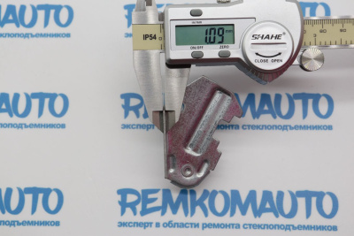 Фиксатор направляющего держателя стеклоподъёмника 770799