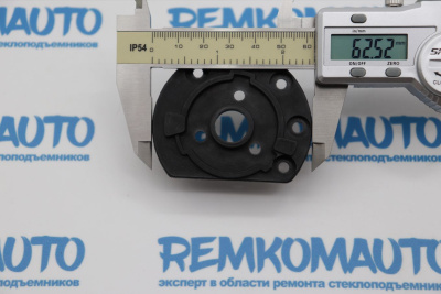 Фиксатор крепления бокового зеркала двери Volkswagen Transporter T5/T6 правый 772099