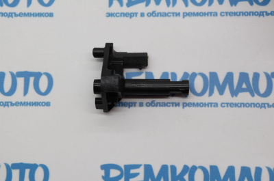 Фиксатор ручки двери Renault Master 3/Opel Movano A (перед. прав.) 771723