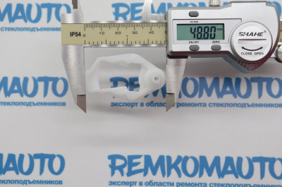 Фиксатор замка двери Mercedes Benz 771780