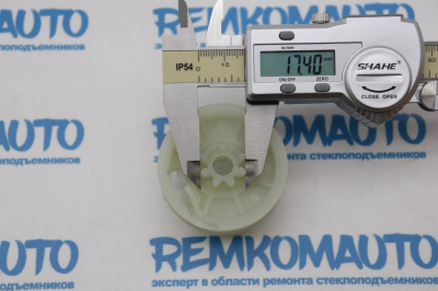 Ролик стеклоподъёмника (катушка стеклоподъемника) 770448