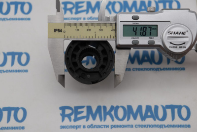 Ролик стеклоподъёмника (катушка стеклоподъемника) 770058