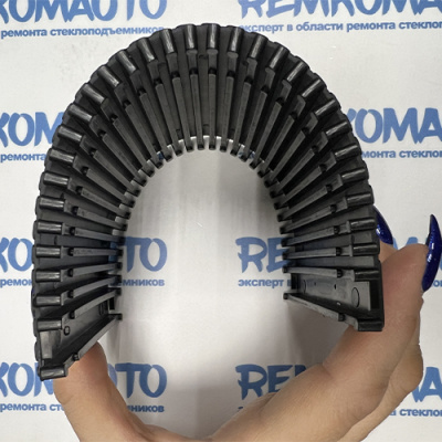 Крышка рулонной шторки ящика для мелочей центральной консоли (A20468076079051Черный) 772854