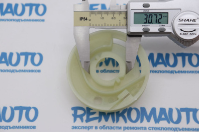 Ролик правой боковой сдвижной двери Volkswagen Transporter T5/T6 770171