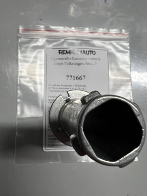Кронштейн бокового зеркала двери Volkswagen Amarok 771667