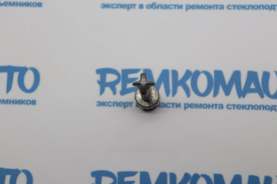 Шток личинки замка двери BMW X3 E83/X5 E53 (перед. лев./прав.) 770646