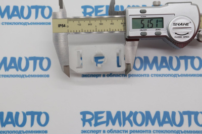 Фиксатор стекла стеклоподъёмника Mercedes Benz (51,5х25 Ø 10 мм.)  771791