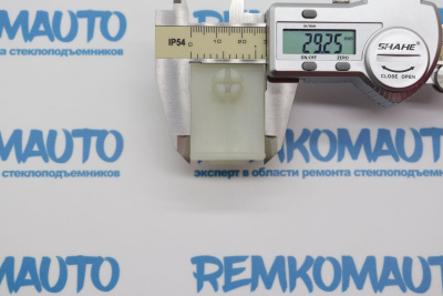 Фиксатор стекла стеклоподъёмника Ford 772765