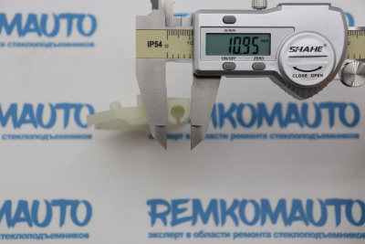 Держатель обводного ролика стеклоподъёмника 770606