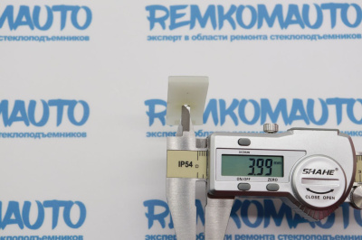 Фиксатор стекла стеклоподъёмника Ford Tourneo Custom (перед. лев./прав.) 772766