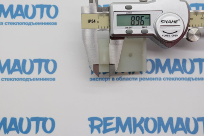 Фиксатор стекла стеклоподъёмника Ford 772765