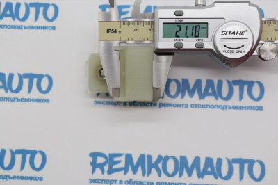 Держатель стекла (лопатка) стеклоподъёмника 771339