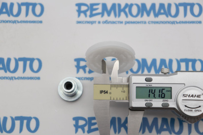 Обводной ролик стеклоподъёмника с клепкой 770588