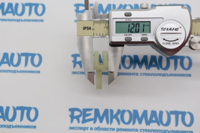 Фиксатор стекла стеклоподъемника 771338