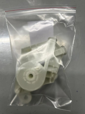 Держатель (крышка) ролика стеклоподъемника Volkswagen Transporter T5/T6 правая 770167