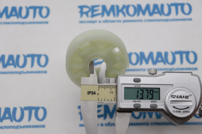 Ролик (катушка) стеклоподъёмника правый 770187