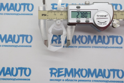 Фиксатор замка двери Mercedes Benz 771781