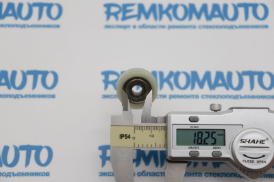 Ролик боковой сдвижной двери Ford C-Max/Mercedes Sprinter/Viano/Vito/Renault Master (Ø 6/25мм)770769