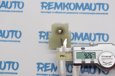 Держатель стекла (лопатка) стеклоподъёмника 771339