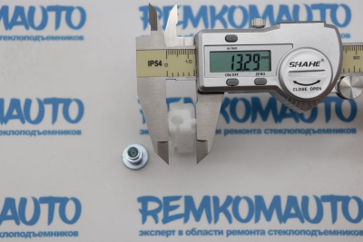 Обводной ролик стеклоподъёмника с клепкой 772284