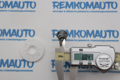 Обводной ролик стеклоподъёмника с клёпкой 770134