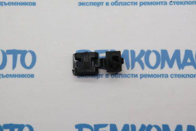 Фиксатор замка багажника Fiat Doblo 770919