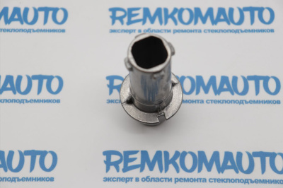 Кронштейн бокового зеркала двери Volkswagen Amarok 771667