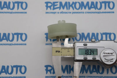 Ролик стеклоподъёмника (катушка стеклоподъемника) 776053