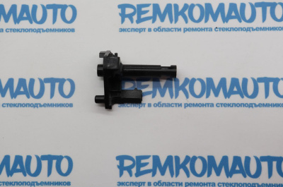 Фиксатор ручки двери Renault Master 3/Opel Movano A (перед. лев.) 771722