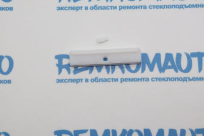 Направляющая стекла, боковой фиксатор стекла (7775575, 7608099, 922729) 770918