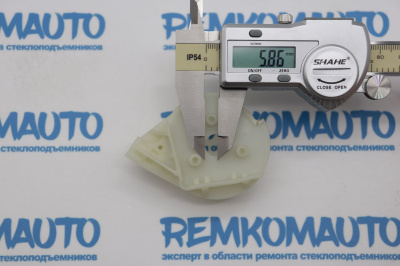 Держатель обводного ролика стеклоподъёмника 770606