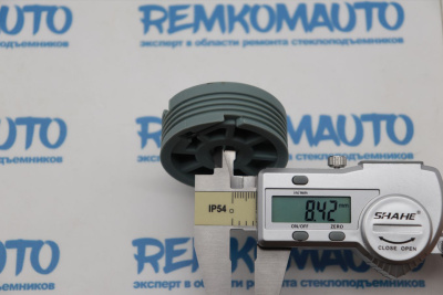 Ролик стеклоподъёмника (катушка стеклоподъемника) 770975