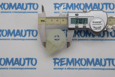 Держатель обводного ролика стеклоподъёмника 770837