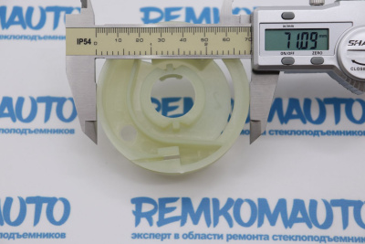 Ролик правой боковой сдвижной двери Volkswagen Transporter T5/T6 770171