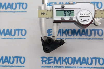 Фиксатор ручки двери Renault Master 3/Opel Movano A (перед. прав.) 771723