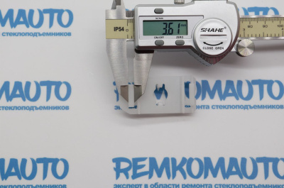 Фиксатор стекла стеклоподъёмника Mercedes Benz (51,5х25 Ø 10 мм.)  771791