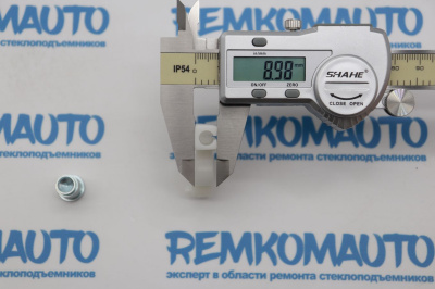 Обводной ролик стеклоподъёмника с клепкой 771136