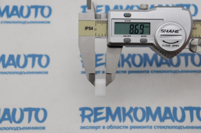 Фиксатор для направляющего держателя стеклоподъёмника 770190