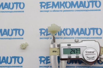 Комплект фиксаторов замка двери Fiat Linea/Fiat Punto левый (2 шт.) 770972